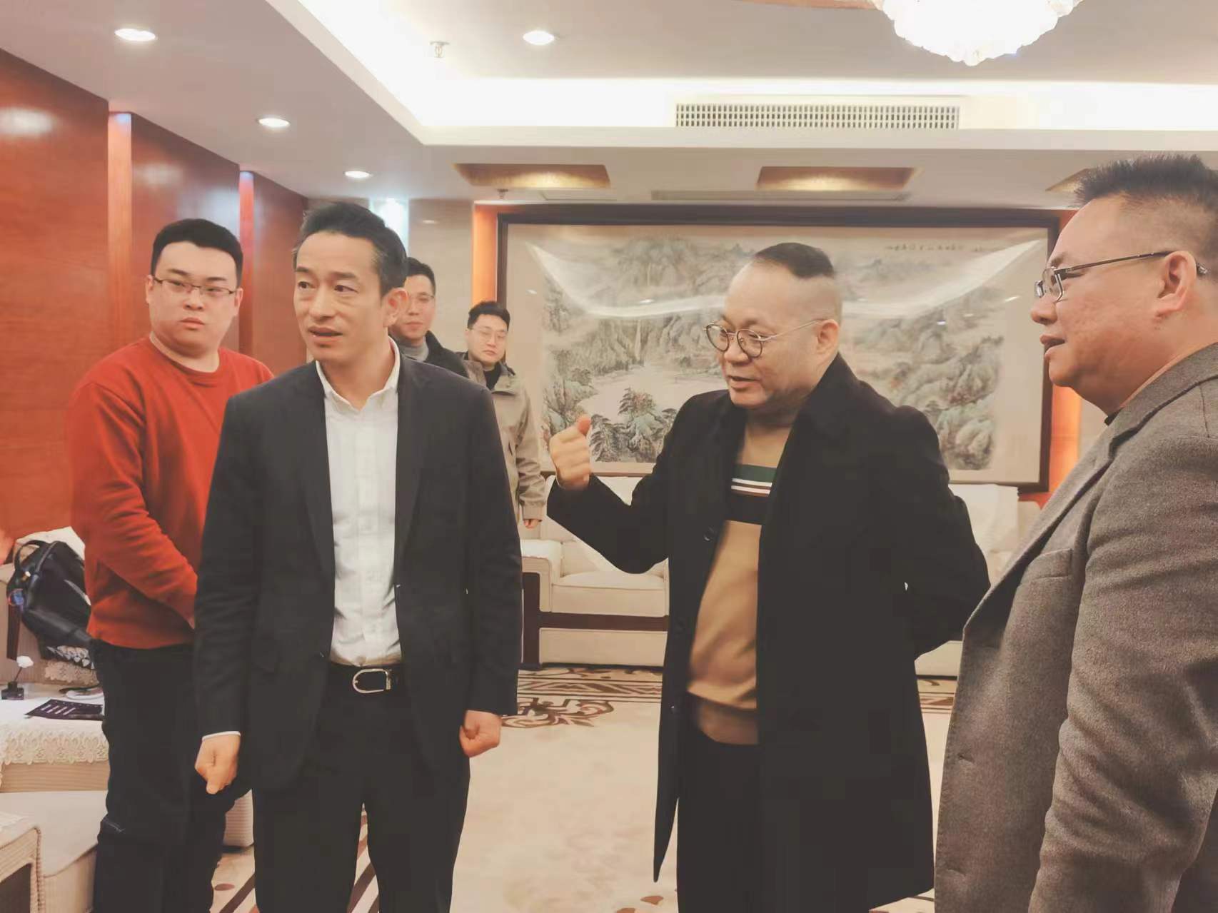 熱烈歡迎樂清市委何書記一行莅臨我公司參觀指導！